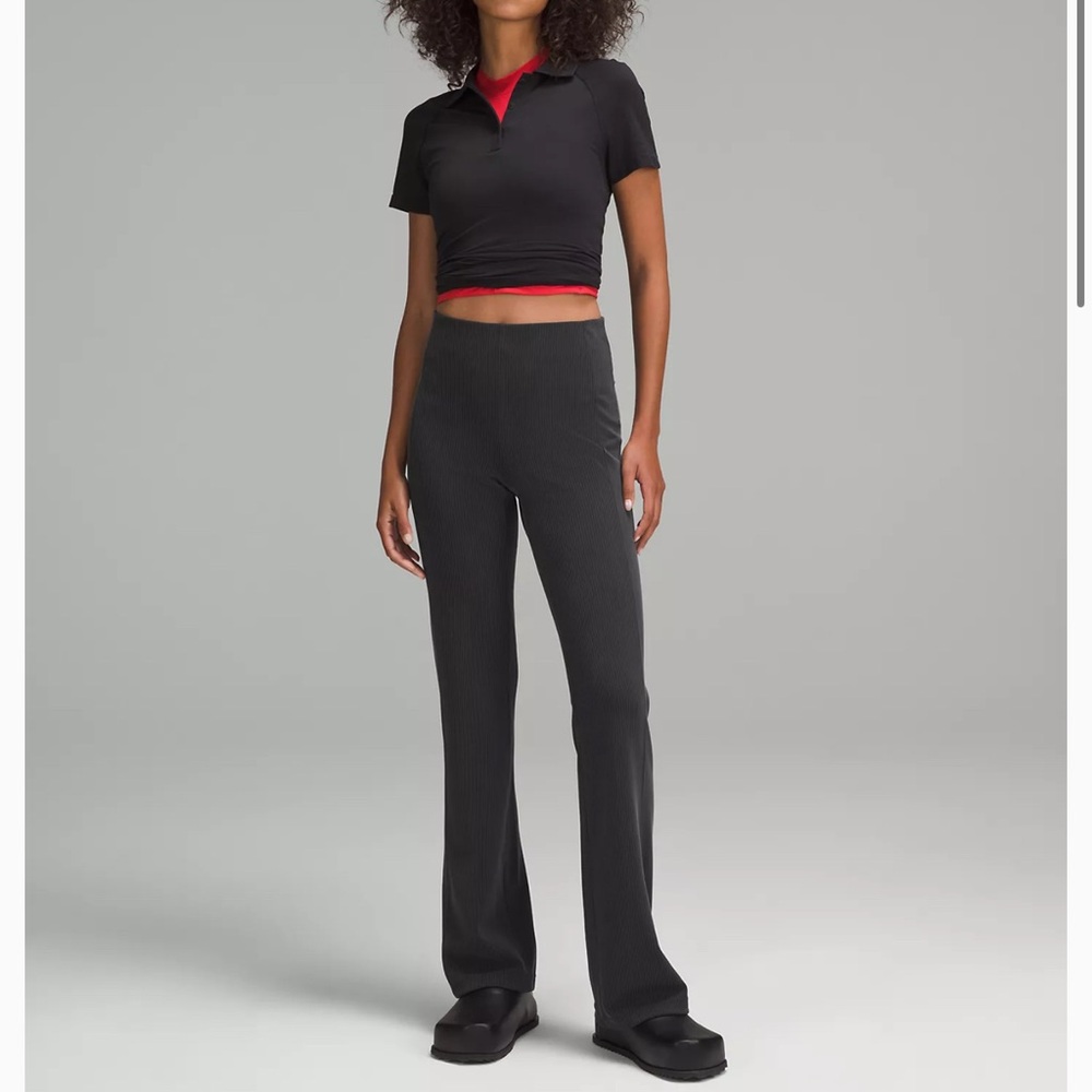 Lululemon size 6 LONG- ribbed softstreme Black Flared Leggings